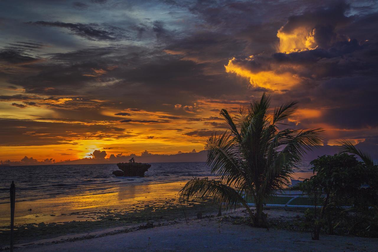 Salamangka Beach And Dive Resort サンフアン エクステリア 写真