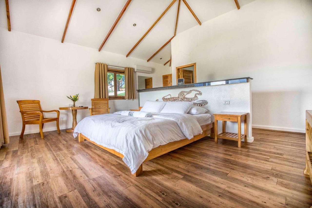 Salamangka Beach And Dive Resort サンフアン エクステリア 写真